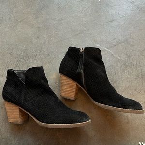 Dolce Vita Black Ankle Bootie